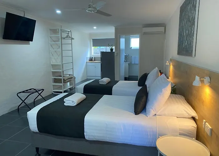 Tin Can Bay Motels